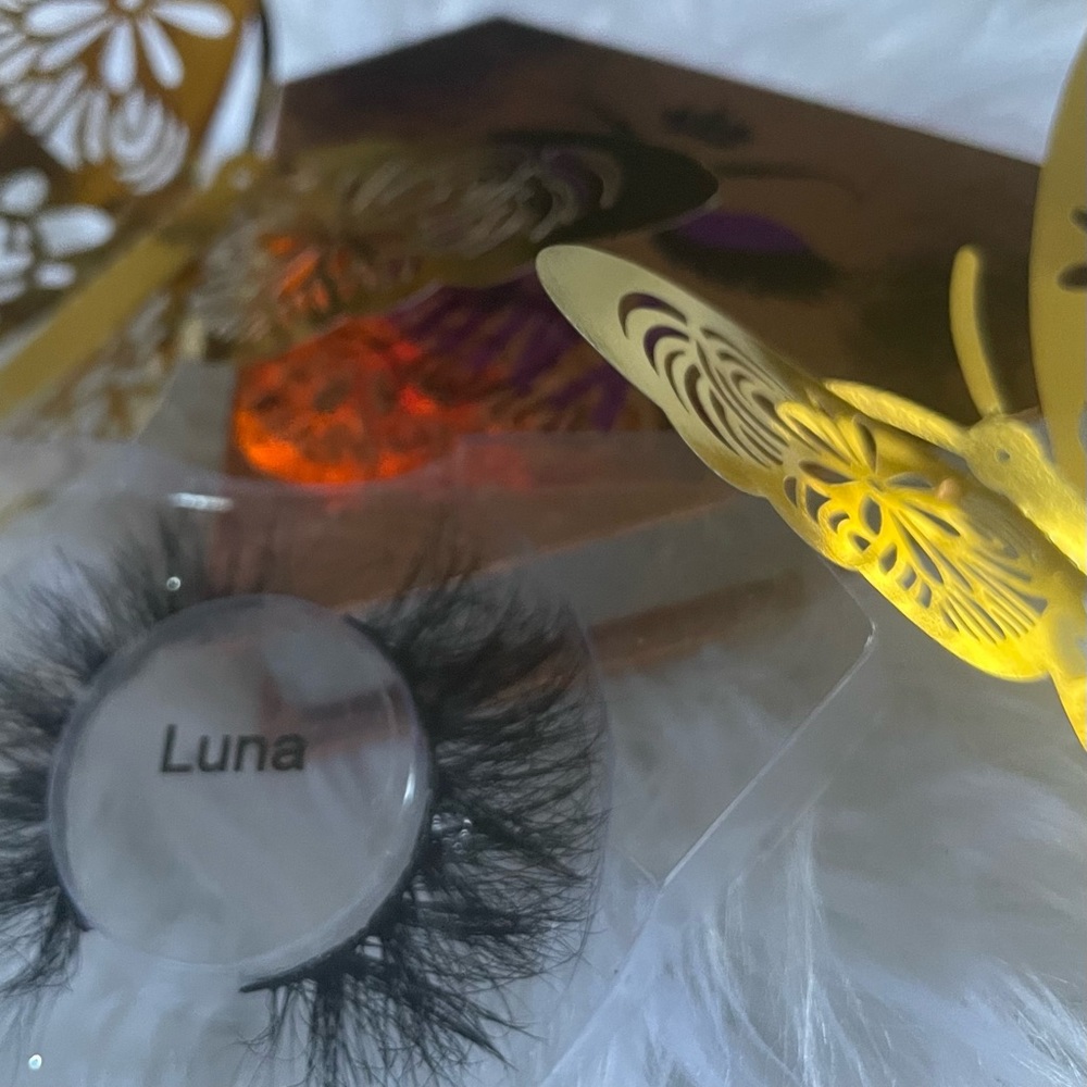 Beautiful mink Lashes - Picture 3 of 7